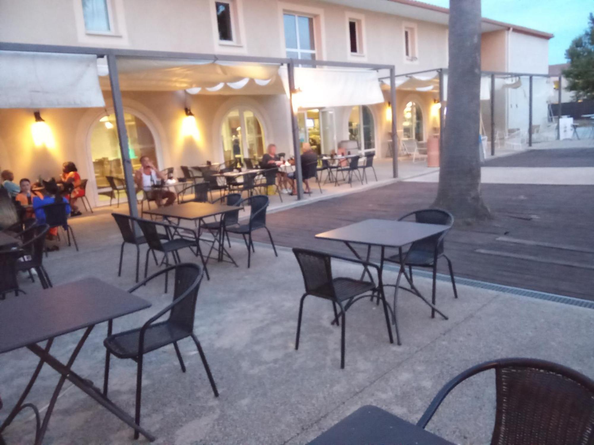 Maison Dans Une Residence De Vacances Gallargues Le Montueux Bagian luar foto